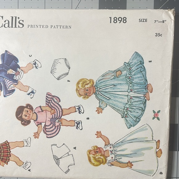 McCall's doll clothes sewing pattern 1898, Diminutive Dolls Wardrobe 7-8" dolls - Picture 3 of 6